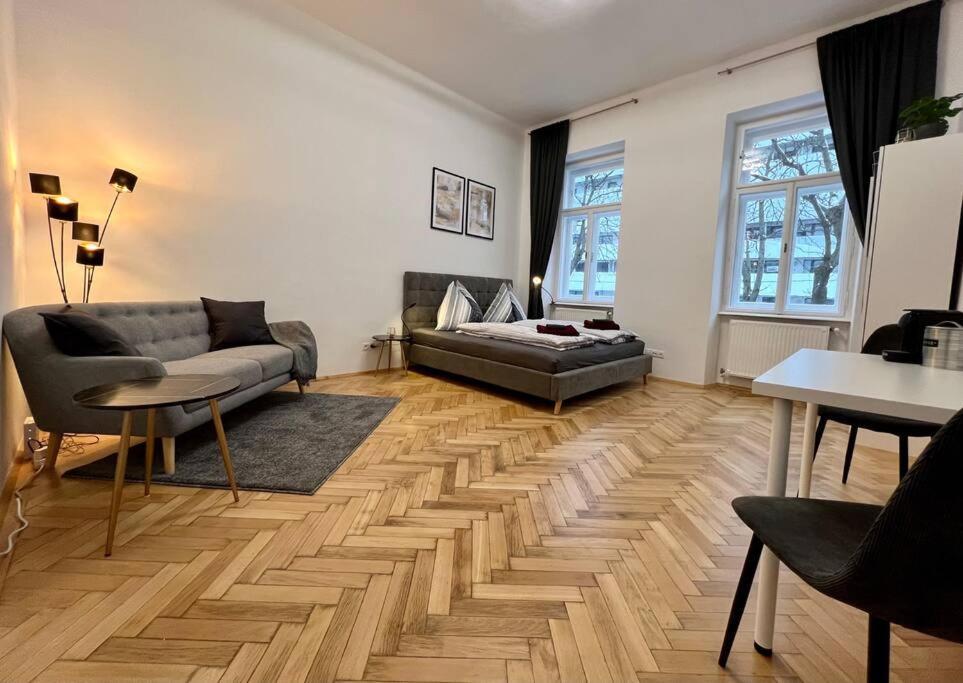 Little Cozy Residence - Enjoy Viennas Summer Season المظهر الخارجي الصورة